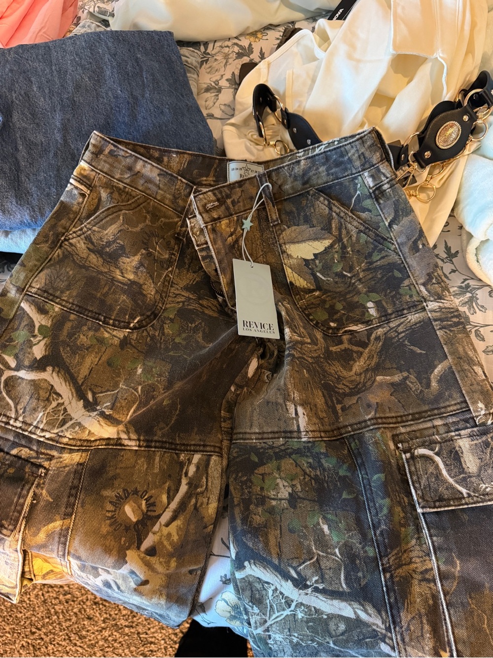 revice camo jeans